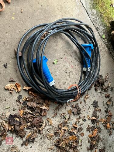 ELECTRICAL CONNECTOR (135)