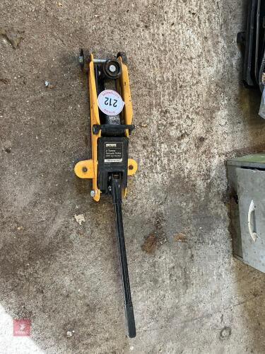 HALFORDS 2T TROLLEY JACK (212)