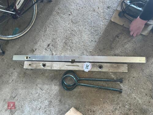 SPIRIT LEVELS & DRAIN KEYS (242)