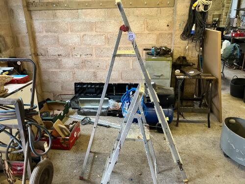 2 ALUMINIUM STEP LADDERS (277)