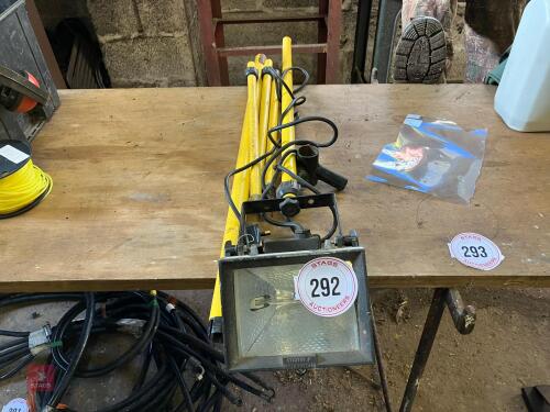 TRIPOD WORKSHOP LIGHT (292)