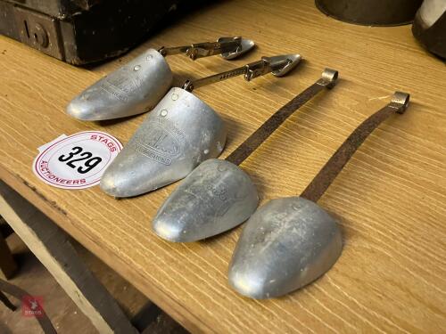 LEATHER SHOE STRETCHERS (329)