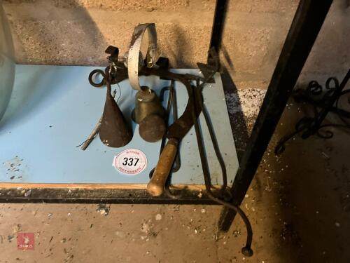 VARIOUS VINTAGE IRONMONGERY (337)