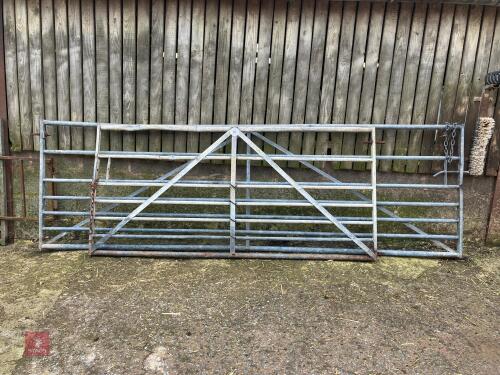 2 GALVANISED FIELD GATES (38)