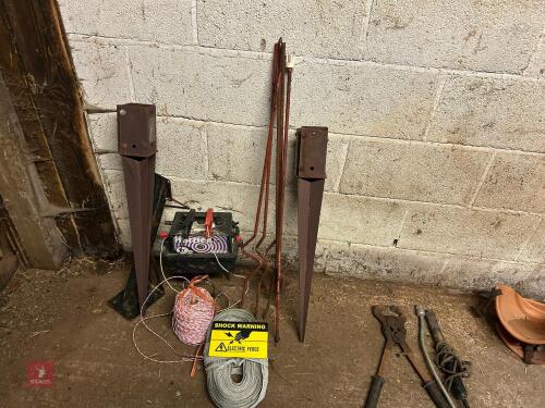 QTY OF ELECTRIC FENCING SUNDRIES