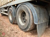 2004 VOLVO 380 26T LIVESTOCK LORRY - 12