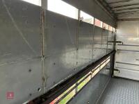 2004 VOLVO 380 26T LIVESTOCK LORRY - 25