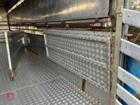 2004 VOLVO 380 26T LIVESTOCK LORRY - 26