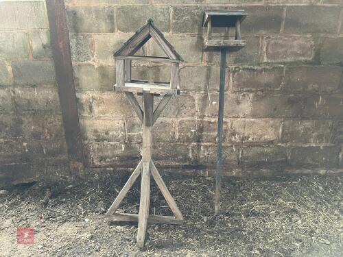 2 BIRD TABLES (41)