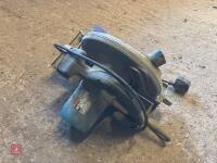 MAKITA 5703R 190MM 240V SKILL SAW - 6