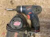 BOSCH GSR 10.8V SCREW DRIVER - 4