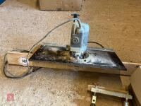 ELU M0F131 240V ROUTER/MOULDER - 4
