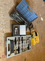 CHISELS/SAW/MOISTURE METER & SOCKET SET