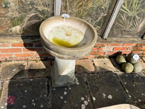 MARBLE AFFECT RESIN GARDEN BIRTH BATH