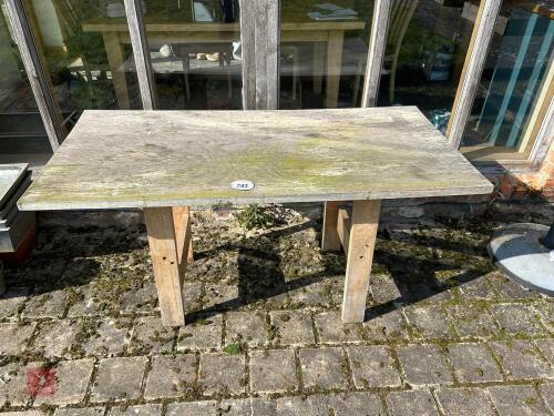SOLID OAK GARDEN TABLE