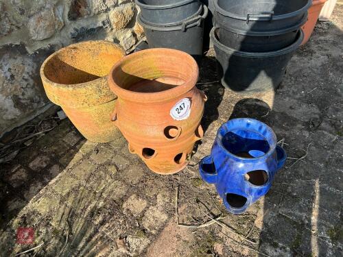 3 X TERRACOTTA GARDEN POTS
