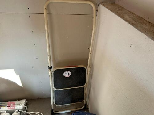 SMALL STEP LADDER
