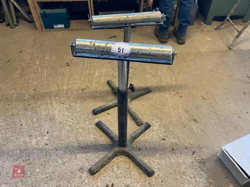 2 X ADJUSTABLE HEIGHT ROLLER STANDS