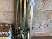 17 X MIXED SASH CLAMPS - 4