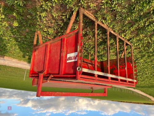 PROTEQUIP CALF CREEP FEEDER (2)
