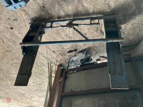JCB TO EURO 8 ADAPTOR PLATE