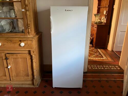 LEC FRIDGE (389)