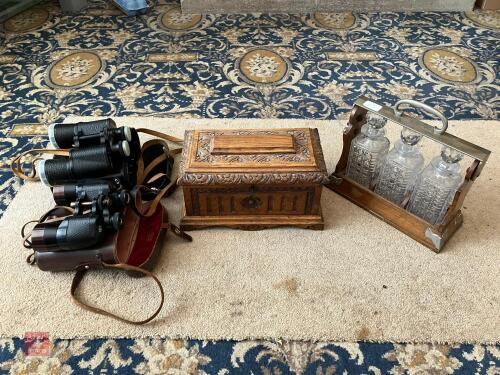 BINOCULARS/GLASSWARE & TRUNKET BOX (405)