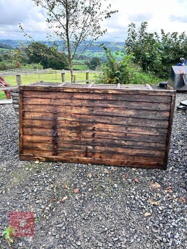 14 X 6' X 3' FENCE PANELS & 14 POSTS