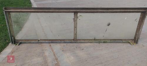 LAND ROVER WINDSCREEN