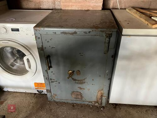 JOHN TANN'S SAFE (414)