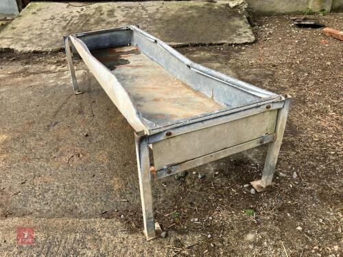 GALVANISED FREESTANDING CATTLE TROUGH