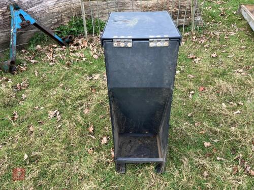 PLASTIC PIG FEED/TROUGH