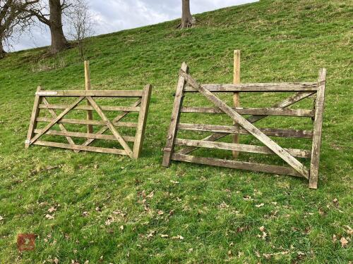 2 WOODEN GATES