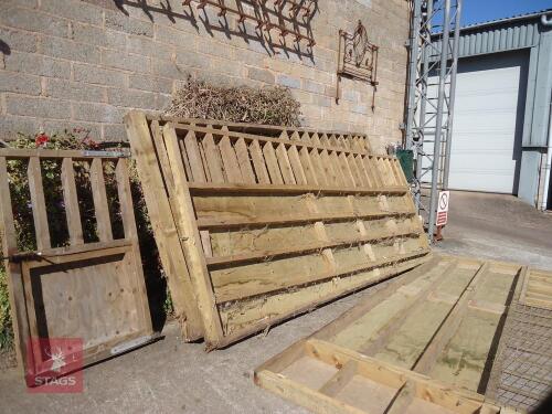 3 WOODEN PARTITION FOR ANIMALS