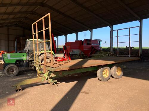 JOHN DEERE 20' BALE TRAILER