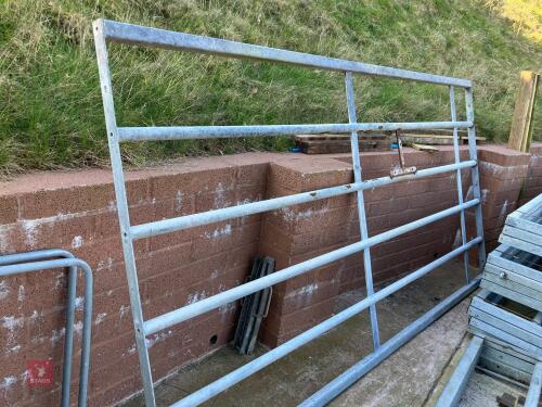4 HEAVY DUTY CATTLE DIVISION PANELS
