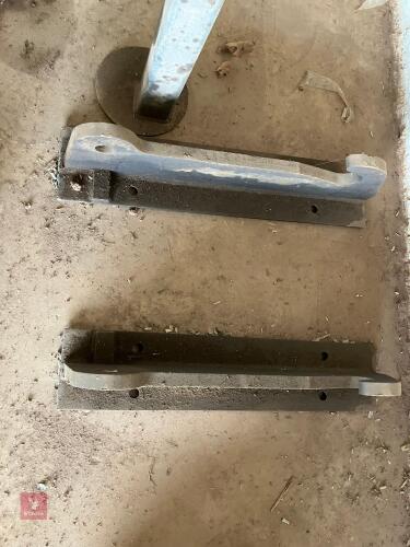PAIR OF WELD ON BRACKETS