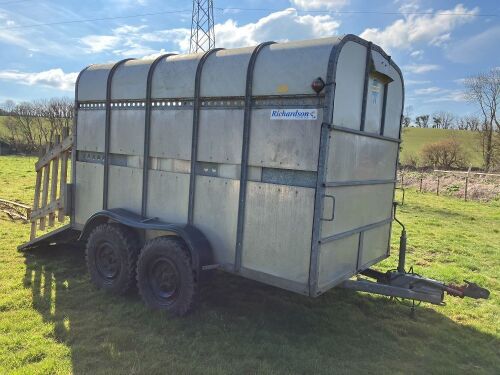 RICHARDSON 10' LIVESTOCK TRAILER