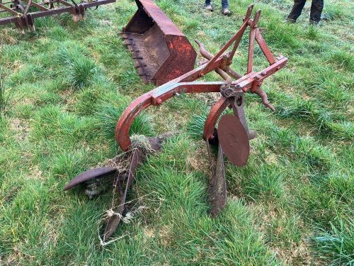 FERGUSON 10H AE28 2F MATCH PLOUGH