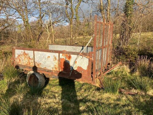 HYDRAULIC TIPPING TRAILER