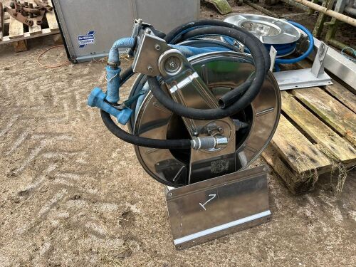 HOSE REEELER & MOUNTING BRACKET (1)
