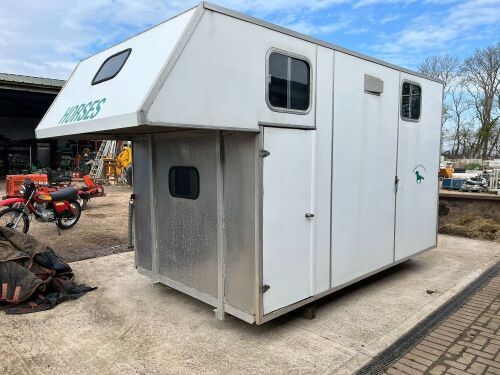 3.45M EQUINE TRANSPORT BOX