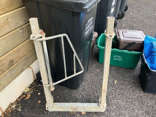 GALVANISED NON-RETURNING GATE (11)
