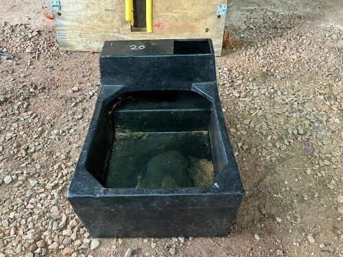 PLASTIC WATER TROUGH (20)