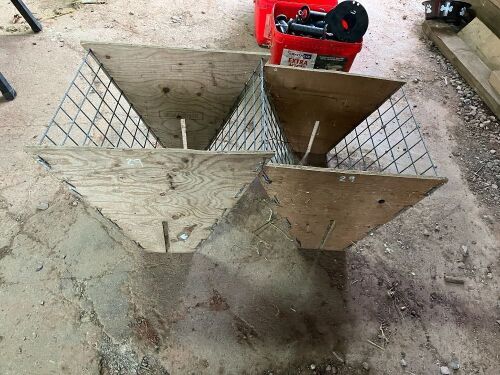 PAIR OF SHEARWELL HAY RACKS (29)