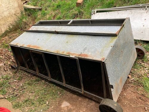 8' GALVANISED LAMB CREEP FEEDER (38)
