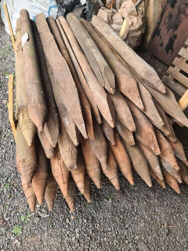 WOODEN FENCE POST STAKES
