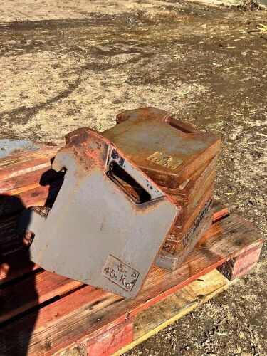 7 X 45KG MASSEY FERGUSON FRONT WEIGHTS