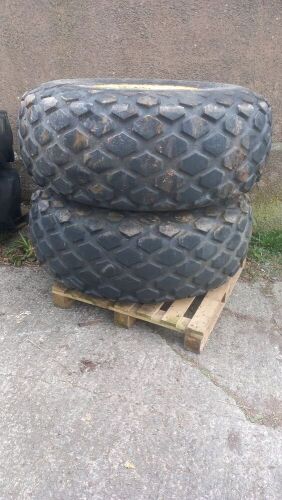 PAIR OF 23.1-26 TURF WHEELS & TYRES