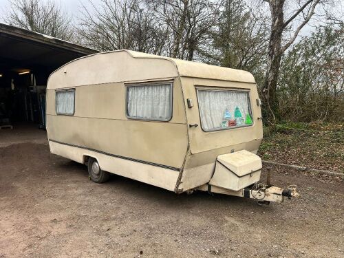 1969 VINTAGE SPRITE MUSKETEER CARAVAN